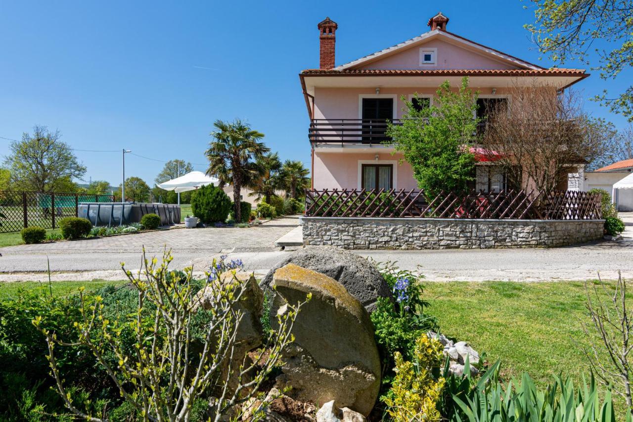 Family Friendly Apartments With A Swimming Pool Cepic, Central Istria - Sredisnja Istra - 11636 Zatka Cepic Exterior foto